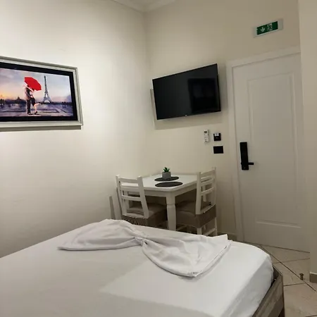 Eljus Πανσιόν