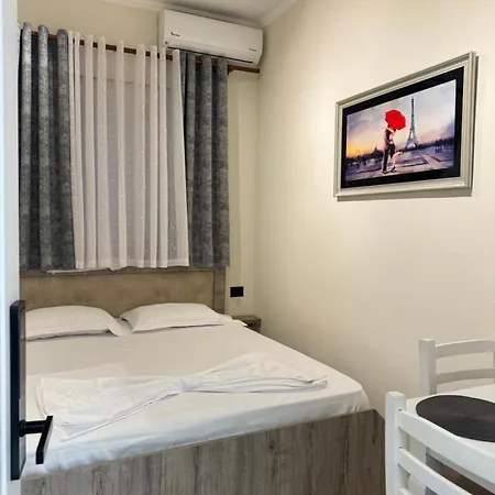 Eljus Πανσιόν Δυρράχιο