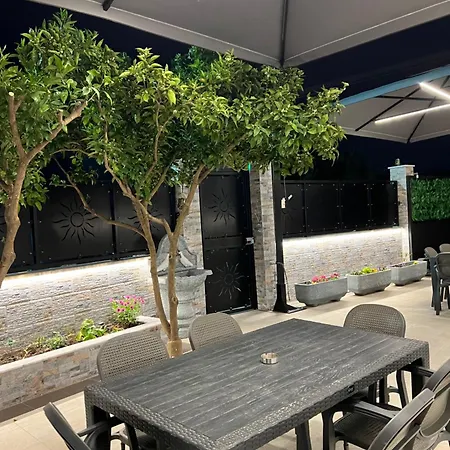 Eljus بيت ضيافة دراس