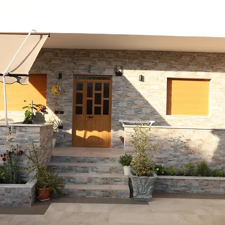 Πανσιόν Eljus Δυρράχιο